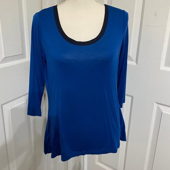 Ann Taylor M Light Weight Top with Layered Back - Picture 1 of 9